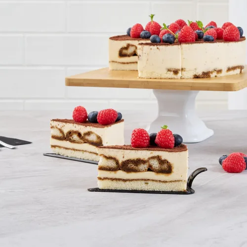 Miniatura 10 de Restaurantware Tablas para pasteles de 4.5 x 3 pulgadas, 100 bandejas triangulares de postre, ligeras con asa, tableros de repostería de plástico