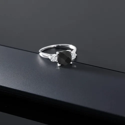 Miniatura 5 de Gem Stone King Anillo de compromiso de 3 piedras para mujer con cojín de oro blanco de 10 quilates, ónix negro y moissanita creada en blanco