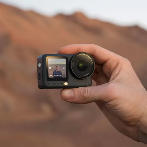 Miniatura 11 de DJI Osmo Action 6 Essential Combo, cámara de acción impermeable de 8K con sensor cuadrado de 1/1.1", apertura variable de f/2.0–f/4.0, Rocksteady