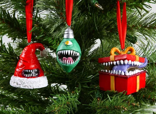 Miniatura 3 de Forged Dice Co. Monstrous Merrymakers - Juego de 3 adornos de resina y pintados a mano con sombrero de Papá Noel, bombilla de árbol de Navidad