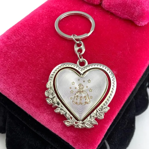 Miniatura 5 de 12 piezas personalizado Quinceañera Recuerdos Para Quinceañera Corazón llaveros Dulce 16 Quinceañera Rojo