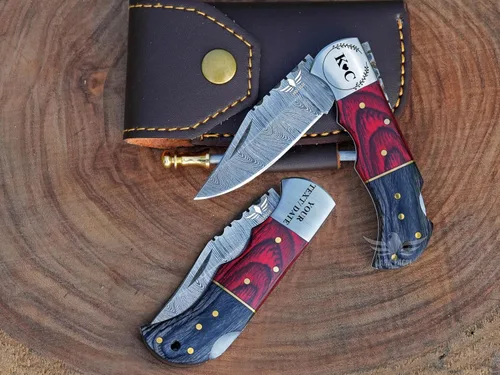 Miniatura 2 de Cuchillo de bolsillo de damasco personalizado para hombres - Cuchillo plegable de caza de acero sólido de 133 capas hecho a mano con afilador y azul