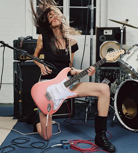 Miniatura 7 de Vangoa - Kit de guitarra eléctrica de tamaño completo de 39 pulgadas para principiantes, cuerpo sólido, color rosa, con pastillas SSS, amplificador