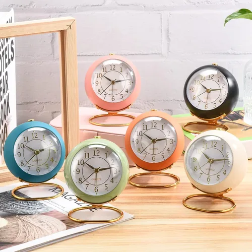 Miniatura 7 de Tetino Relojes despertadores analógicos, retroiluminación retro, bonito diseño simple, pequeño reloj de escritorio con luz nocturna, silencioso sin