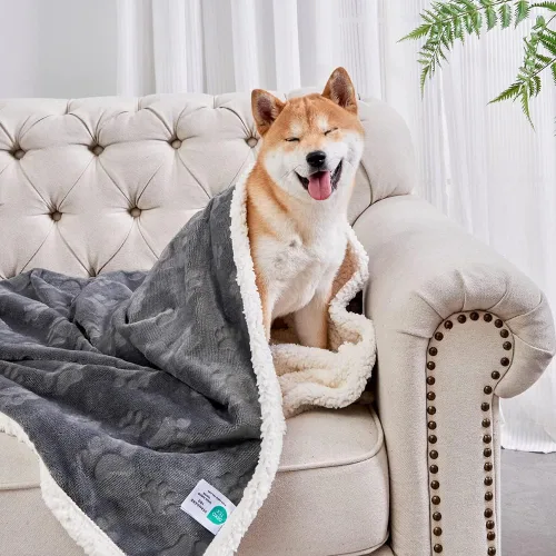 Miniatura 10 de Qeils Manta impermeable calmante para gatos de interior, manta suave y silenciosa de felpa para mascotas, manta gruesa de piel sintética de 500 GSM