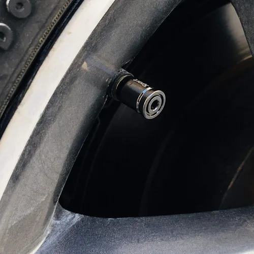 Miniatura 7 de Dsycar Paquete de 8 tapas de válvula de neumático con bloqueo, diseño antirrobo, con anillo de goma O, tapones universales de aluminio para válvulas