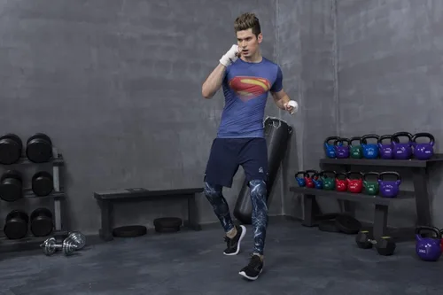 Miniatura 7 de Red Plume Camiseta deportiva de compresión para hombre, diseño de murciélagos