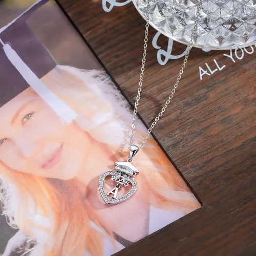 Miniatura 7 de Regalos de graduación de promoción 2021 collar con inicial, chapado en oro blanco de 14 quilates con dije de corazón de circonita cúbica regalos