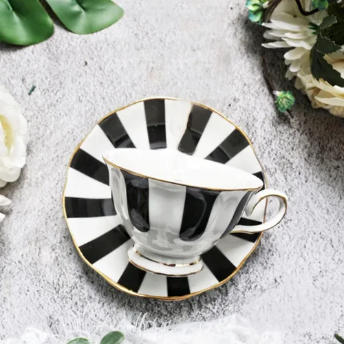 Miniatura 7 de Hemoton Juego de tazas y platillos de lunares de 5.51 pulgadas, taza de café de cerámica de estilo europeo con platillo para café con leche