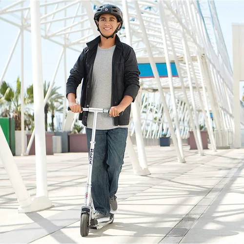 Miniatura 6 de Patinete Razor A5 Air Kick para niños de 8+ años - Plataforma extra larga, ruedas neumáticas de goma de 8", plegable, manillar antitraqueteo