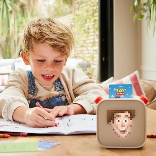 Miniatura 3 de YOTO Peppa Pig: On The Road with Peppa - Tarjeta de audio para niños para usar con reproductor y mini dispositivo de audio todo en 1, escucha