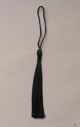 Miniatura 5 de SOWAKA 30 piezas de mini borlas suaves con lazo para manualidades, proyectos de manualidades, aretes, fabricación de joyas, recuerdo, graduación