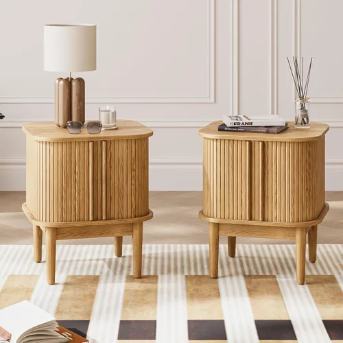 Juego de 2 mesitas de noche estriadas con puertas correderas, moderna mesita de noche con patas de madera maciza, mesita de noche de madera para