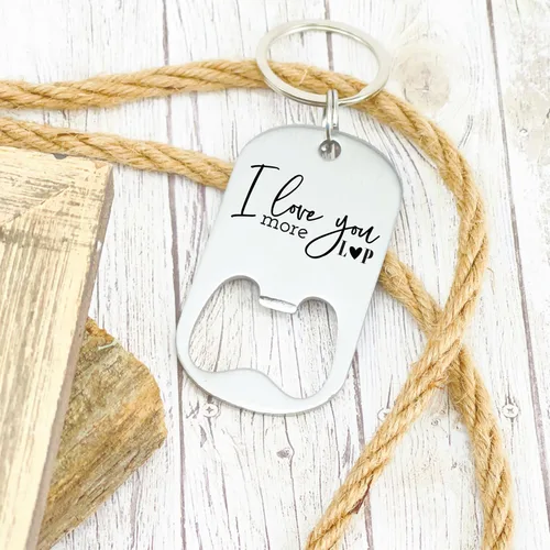 Miniatura 3 de Regalo personalizado para novio con texto en inglés "I Love You More", llavero abrebotellas, idea de regalo para él, regalo de Navidad personalizado