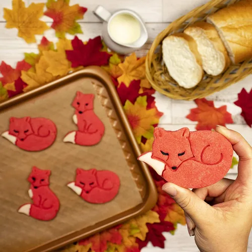 Miniatura 6 de Juego de 2 cortadores de galletas Fox (diseños: Fox Sleeeping and Sitting), 2 piezas - Bakerlogy