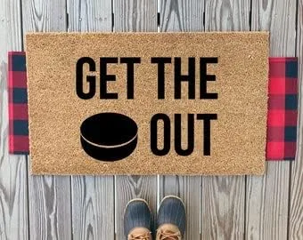 Tapete de hockey con texto en inglés «Get The Puck Out», divertido tapete de hockey, divertido tapete de bienvenida a casa, regalo de inauguración