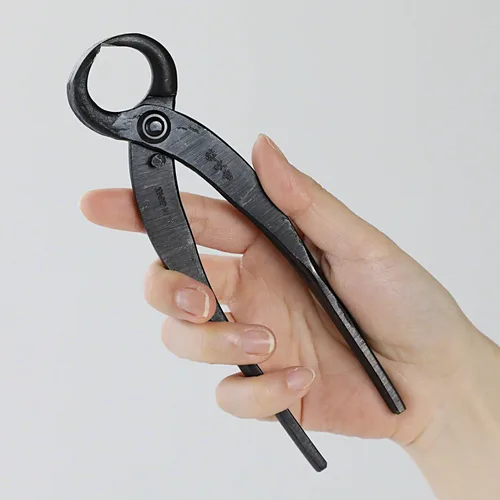 Miniatura 4 de Wazakura Cortador de raíz de bonsái forjado a mano fabricado en Japón, 6.7 pulgadas (6.693 in), cortador de árbol bonsái de acero al carbono negro