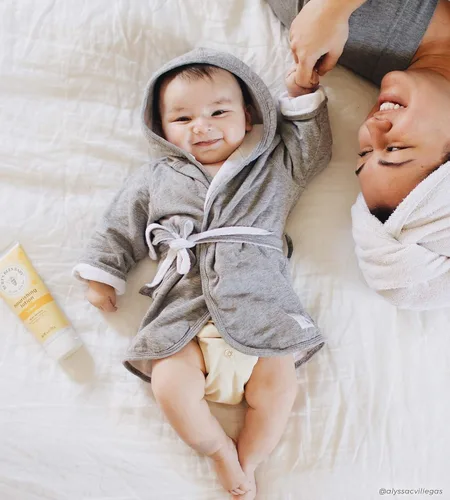 Miniatura 4 de Burt's Bees Baby - Albornoz, bata con capucha infantil, tejido de rizo absorbente, 100% algodón orgánico, 0-9 meses (gris jaspeado)