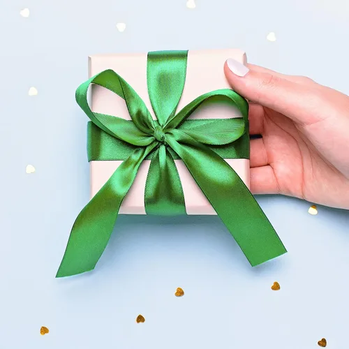 Miniatura 2 de Rollo de cinta de satén verde, 1/4 pulgadas x 50 yardas, color sólido de doble cara, grueso y duradero, 100% poliéster para envolver regalos