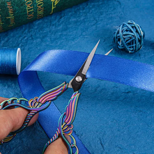 Miniatura 8 de Juego de 2 tijeras de bordado con cubiertas, bonitas asas de diseño recortadas, puntas afiladas para un corte preciso, ideal para manualidades, Azul