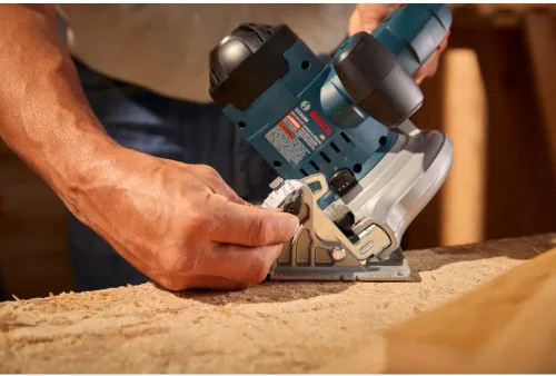 Miniatura 8 de BOSCH CCS180B 18V 6-1/2 In. Sierra Circular con Hoja Izquierda (Solo Herramienta)