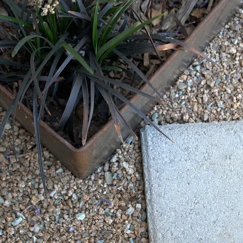 Miniatura 8 de Edge Right - Borde de acero para jardines con martillo - Tiras de 48" - Profundidad de 6" con parte superior redondeada de 1/4" de acero COR-Ten