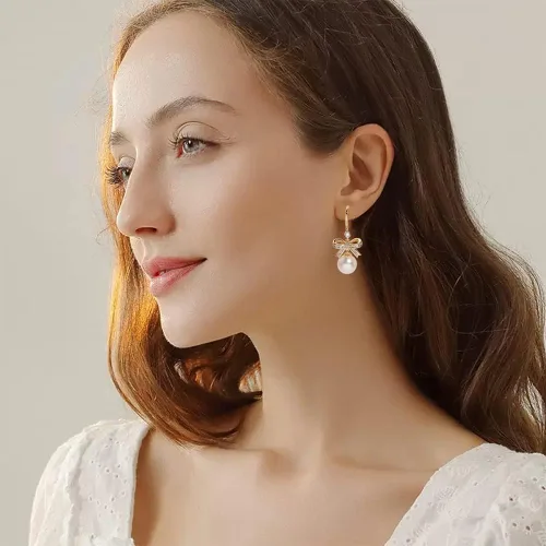 Miniatura 3 de MIKAMU Aretes de lazo de oro de 14 quilates para mujer, circonita cúbica, chapados en oro, delicados aretes de perlas para mujer, joyería de regalo