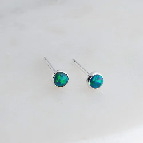 Miniatura 61 de Aretes pequeños de plata de ley para cartílago, tragus, hélix, múltiples piercings hipoalergénicos, piedra natal para mujer, juego de bisel