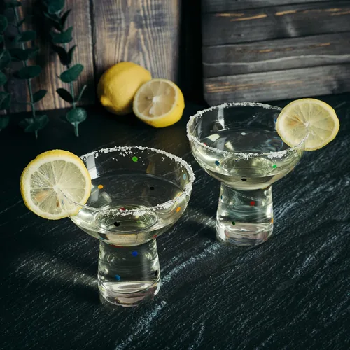 Miniatura 6 de Vasos coloridos soplados a mano con lunares – Margarita de confeti, copa de vino y Martini con puntos brillantes – Divertida cristalería retro