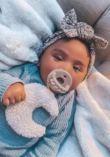 Miniatura 6 de Itzy Ritzy - Juego de chupón y Lovey; Luna de peluche desmontable y chupón de silicona Toast a juego; Ideal para edades de 0 meses en adelante, Luna