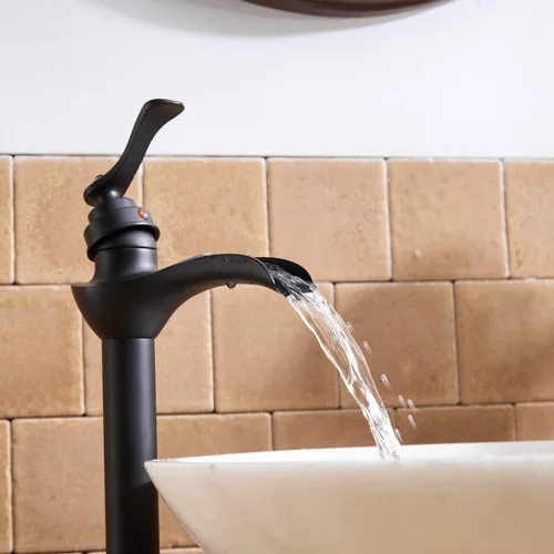 Miniatura 4 de BWE Grifo de Lavabo Tipo Vasija Negro Mate Cascada de Un Solo Orificio con Manija y Tapón de Desagüe Pop-Up Ensamblaje y Manguera de Suministro