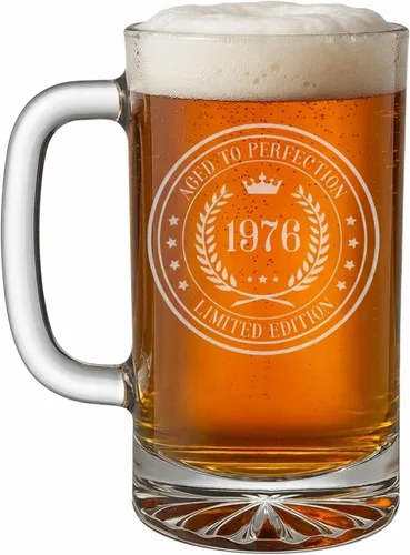 Miniatura 13 de Taza de cerveza de vidrio grabada vintage de 16 onzas, regalos de feliz cumpleaños 50 para él, mujeres, hombres, saludos a convertirse en un hombre