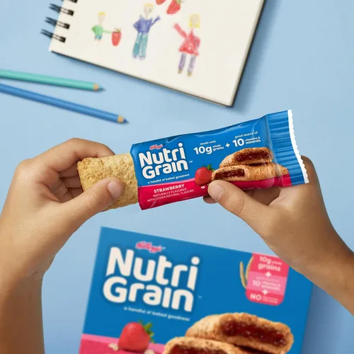 Miniatura 6 de Nutri-Grain Barras de desayuno horneadas suaves, aperitivos para niños, paquete económico, fresa, caja de 20.8 onzas (16 unidades)