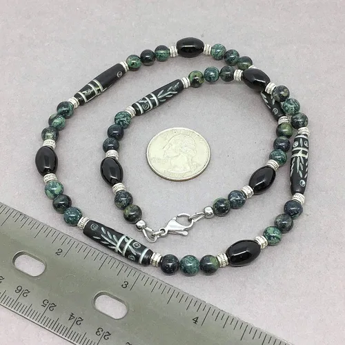 Miniatura 13 de Mami's Gem Studio Collar de estilo tribal para hombre, cuentas con hueso tallado, ónix negro y piedras preciosas, hecho a mano en Estados Unidos