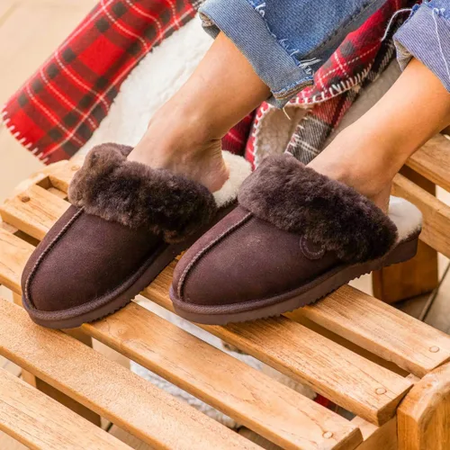 Miniatura 73 de Dearfoams Fireside Sydney Pantuflas anchas de piel de oveja para mujer, para interiores y exteriores