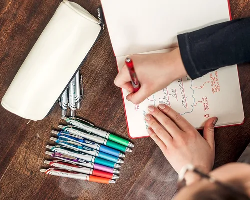 Miniatura 3 de Pentel EnerGel RTX - Bolígrafo de gel líquido retráctil (¹/₃₂ pulgadas), línea mediana, tintas de colores surtidos, 12 unidades (BL77BP12M)