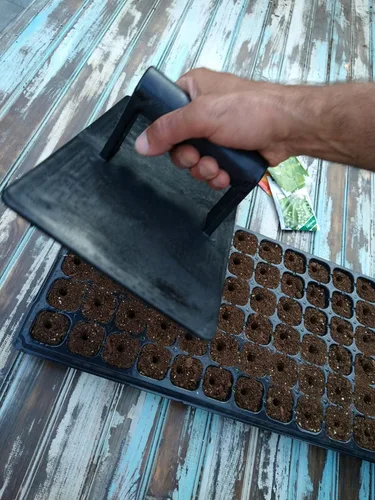 Miniatura 5 de Somos el excavador de suelo original de 24 agujeros y espaciador de semillas para plantar semillas Nueva herramienta de jardín, regalo