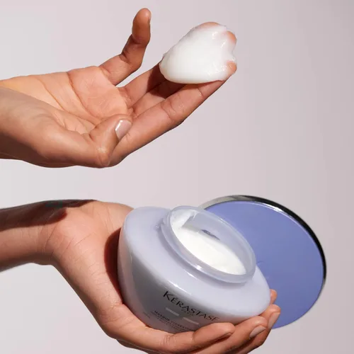 Miniatura 7 de Kerastase Rubio Absolu Cicaextreme - Mascarilla acondicionadora para cabello débil y sensibilizado después del blanqueamiento, repara y nutre