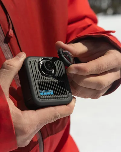 Miniatura 3 de GoPro MAX2 - Cámara de acción tradicional impermeable 360 + con pantalla táctil, video esférico de 8K, fotos 360 de 29 MP, lentes fáciles