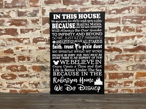 Miniatura 2 de Decoración de pared con temática de Disney, regalo de boda o nos vamos a Disney, We Do Disney, en esta casa, lienzo personalizado, personalizado