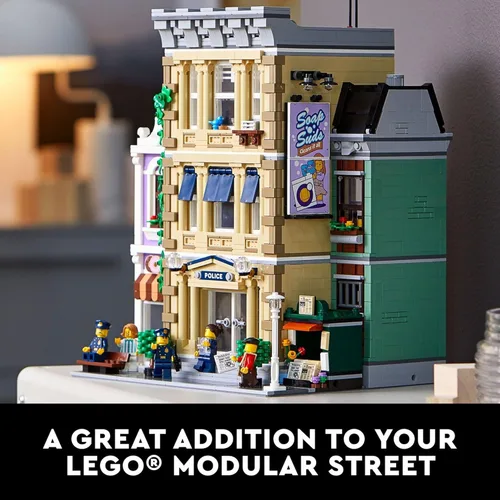 Miniatura 2 de LEGO Police Station 10278 – Kit de construcción; un modelo altamente detallado para mostrar para adultos, versión 2021 (2,923 piezas)
