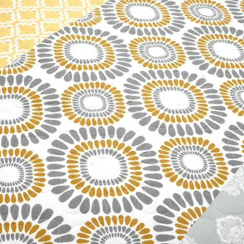 Miniatura 4 de Lush Decor Juego de colcha reversible de algodón con diseño bohemio a rayas, juego de 3 piezas, matrimonial/reina, amarillo y gris - Juego de ropa