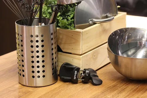 Miniatura 5 de Abrelatas de seguridad ambidiestro 3 en 1 de borde suave y abrebotellas