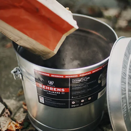 Miniatura 6 de Behrens Lata de almacenamiento o cubo de basura de acero galvanizado de 6 galones con tapa con cierre y asa (2 latas, sin agarre)