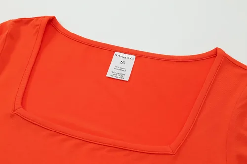 Miniatura 5 de OThread & Co. Camiseta corta de manga larga con cuello cuadrado para mujer