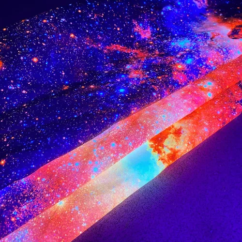 Miniatura 6 de Pósteres de luz negra para adultos, tapiz de luz negra galaxia, tapiz de pared espacial con estrellas moradas, tapiz reactivo a los rayos UV