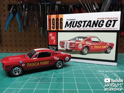 Miniatura 5 de AMT 1966 Ford Mustang Fastback 2+2 - Kit para modelo de escala 1:25