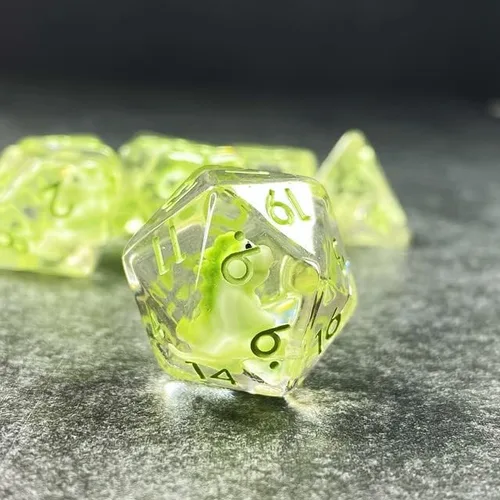 Miniatura 5 de Sage's Portal Animal Familiars - Juego de dados poliédricos de resina para Dungeons and Dragons RPG Pathfinder, mesa TTRPG (Baby Dragon)