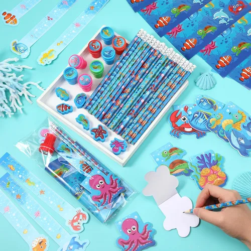 Miniatura 4 de PerKoop 168 Piezas Bajo el Mar Papelería Temática Oceánica Rellenos de Bolsas de Regalos Suministros de Fiesta con Mini Cuaderno Oceánico Lápiz
