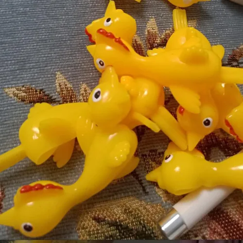 Miniatura 4 de Juego de hondas de goma – 12 piezas de pollo, divertidos juguetes para aliviar el estrés de pollo volador